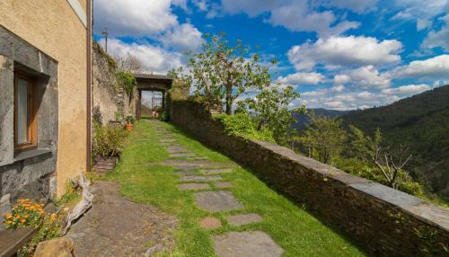 Apartamentos Rurales El Bosque De Las Vi�as