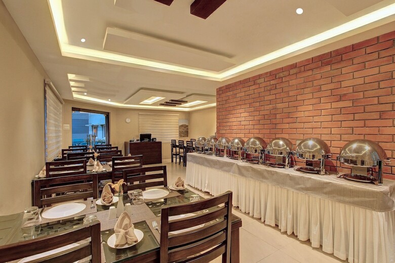 Hotel Capital O 25090 Nivata Springdale