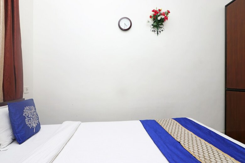 Hotel Oyo 24591 Mishra Residency Newtown