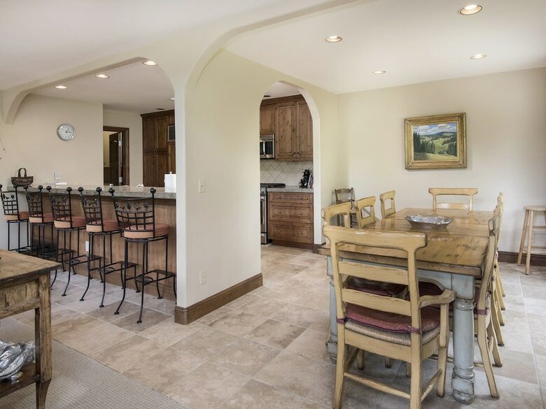 Lions Ridge Loop Home 1773