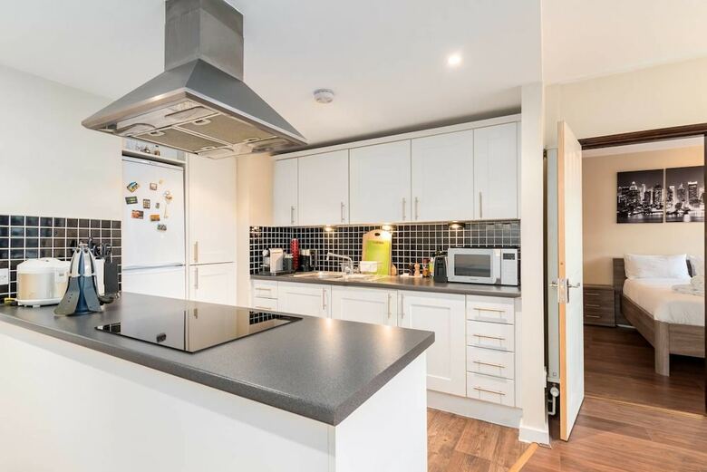 Beautiful Modern 2 Bed Apartment