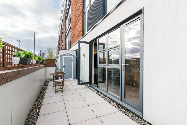 Beautiful Modern 2 Bed Apartment