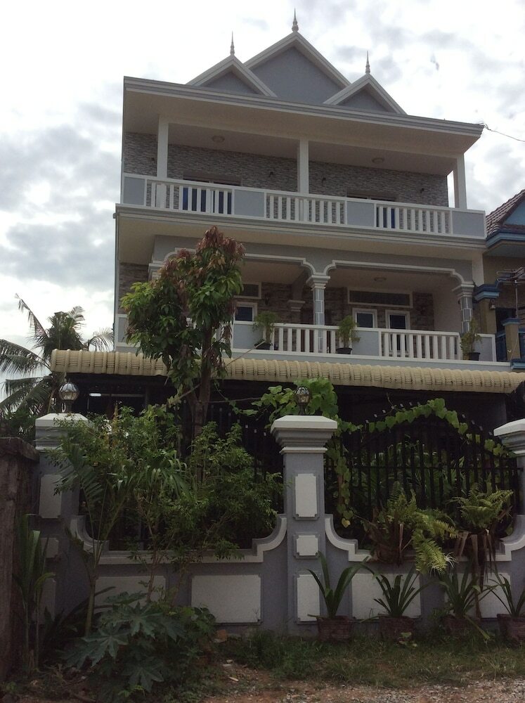 Hotel Realkhom Homestay