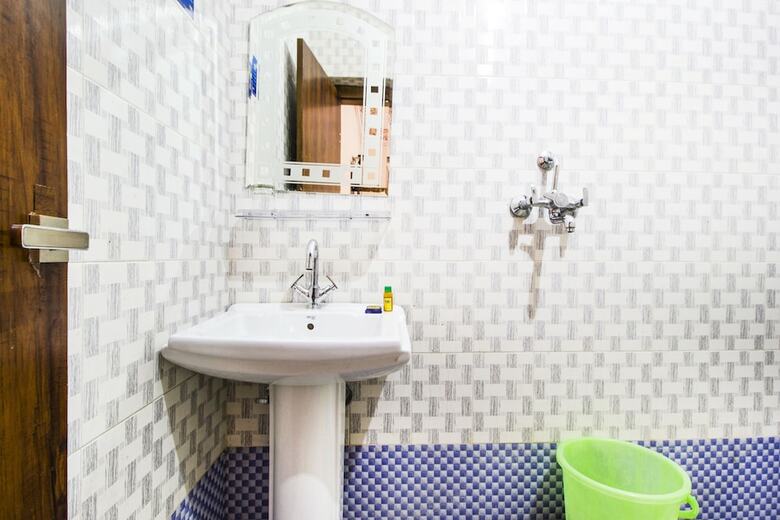 Hotel Fabexpress White Palace