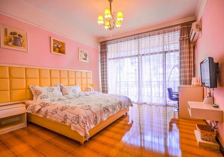 Fenghuang Joy Riverview Hotel