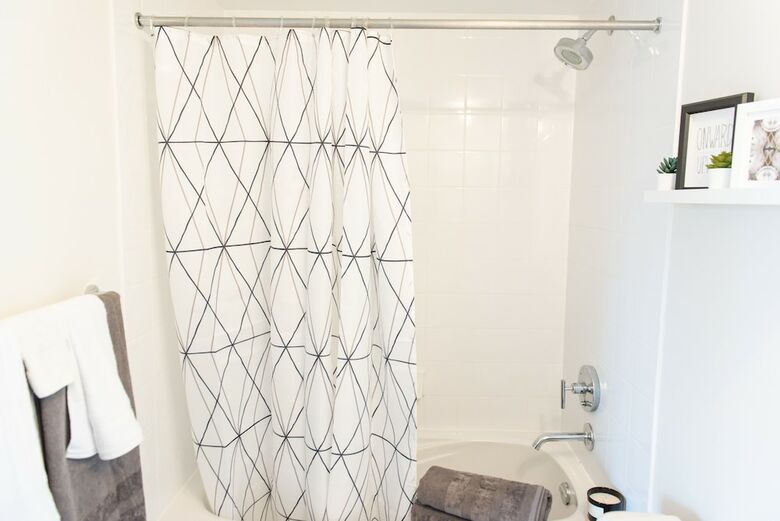 Quickstay - Eclectic Two-bedroom Condo (Sky High Views)