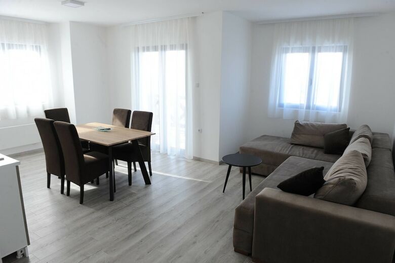Gomakop Apartments