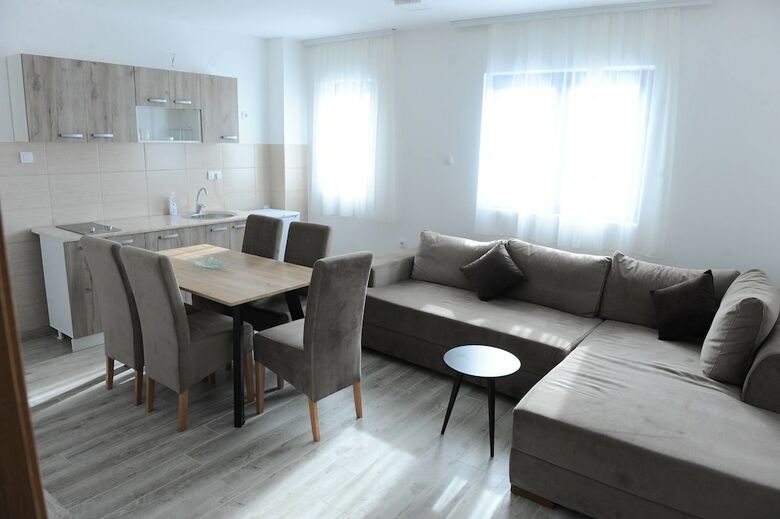 Gomakop Apartments