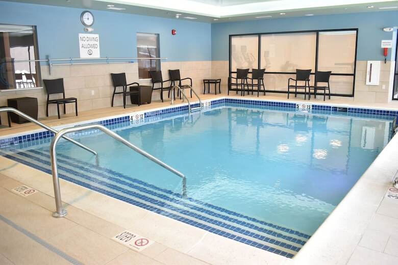 Hotel Holiday Inn Express And Suites Boston South - Randolph