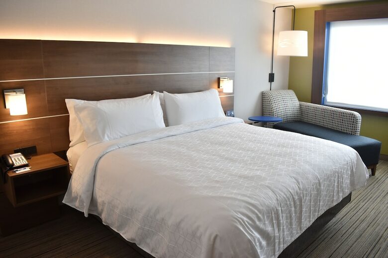 Hotel Holiday Inn Express And Suites Boston South - Randolph