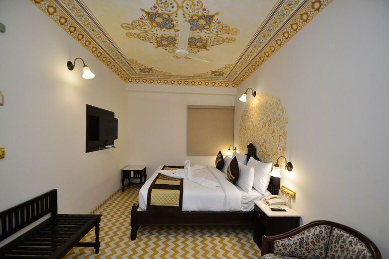 Nirbana Palace-a Heritage Hotel