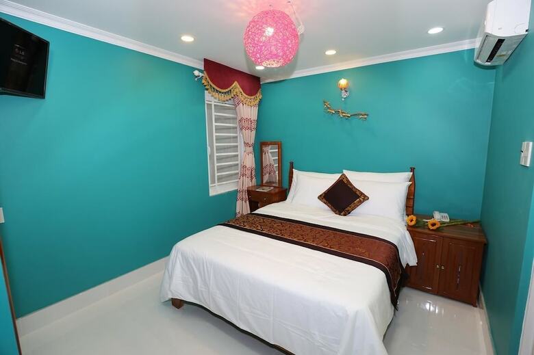 Nest Hotel