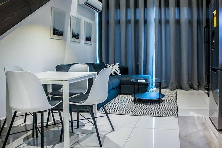 Apartamentos Embassy Gardens Premier Suites