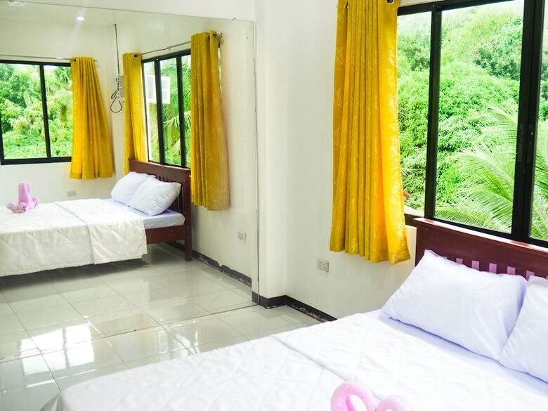 Hotel Luna Oslob Travellers Inn