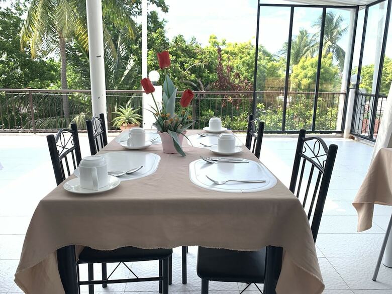 Hotel Luna Oslob Travellers Inn