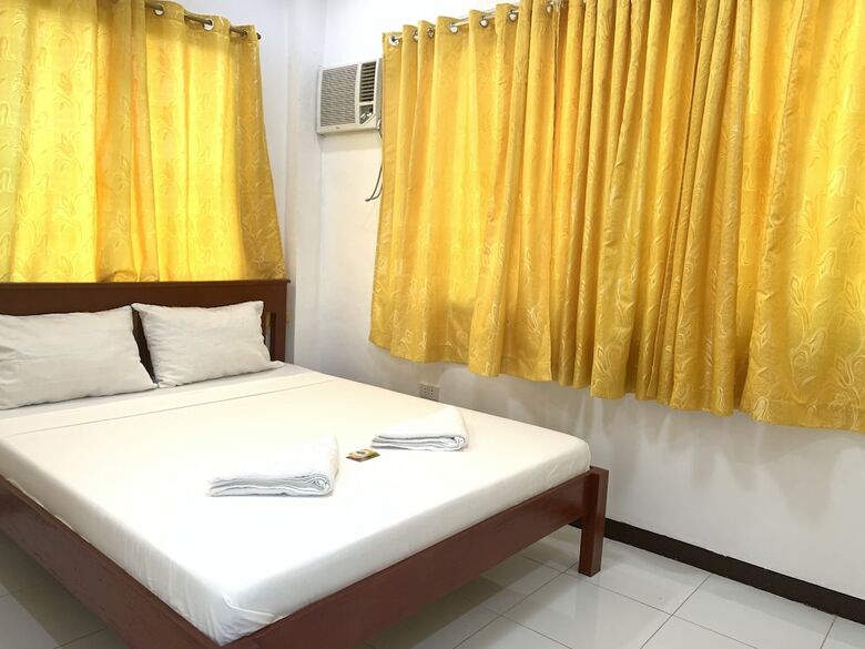 Hotel Luna Oslob Travellers Inn