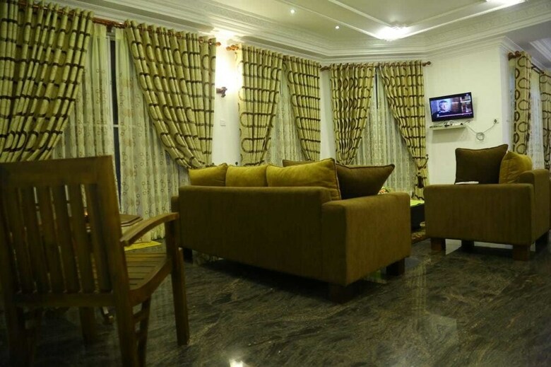 Apartamentos Royal Marine Inn