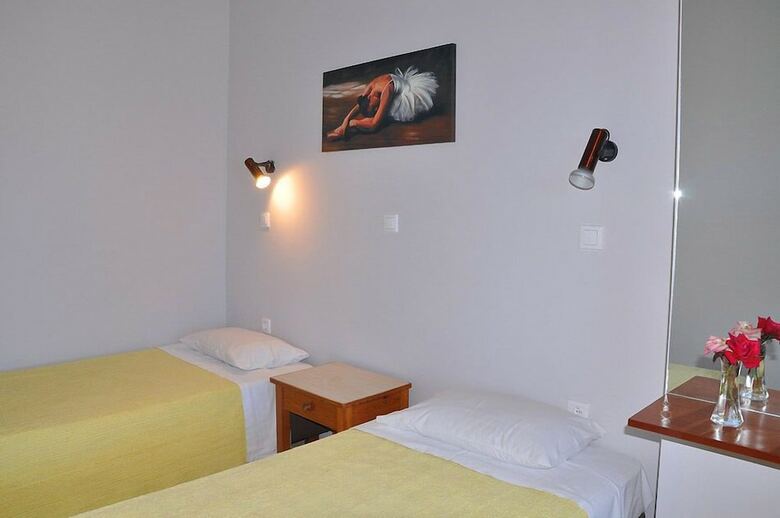 Niki Apartments