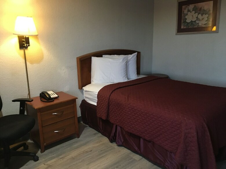Hotel Colonial Inn