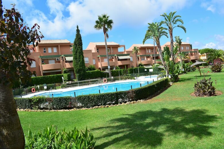 Apartamentos Jard�n Del Golf