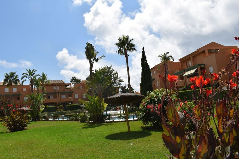 Apartamentos Jard�n Del Golf