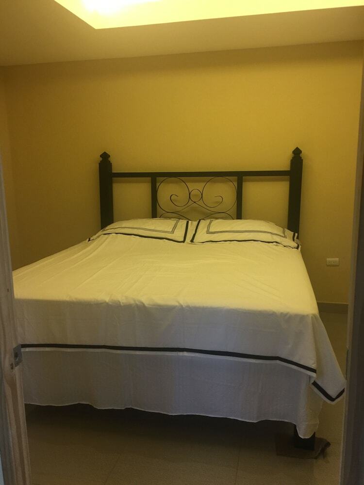 Hotel Black Pearl Inn