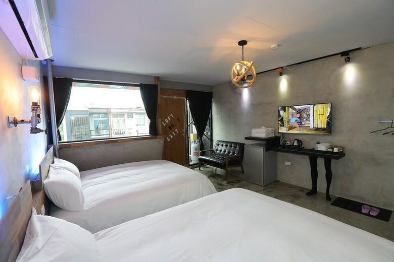 Fas Glass House B&B