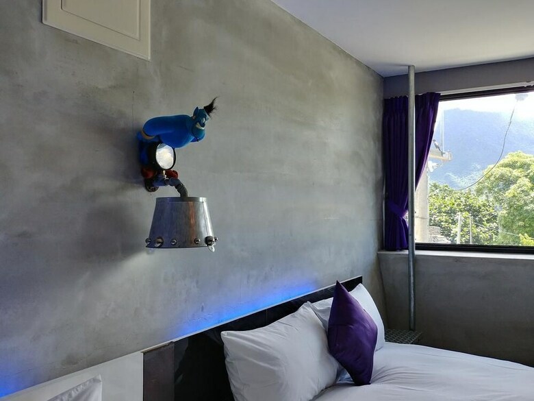 Fas Glass House B&B