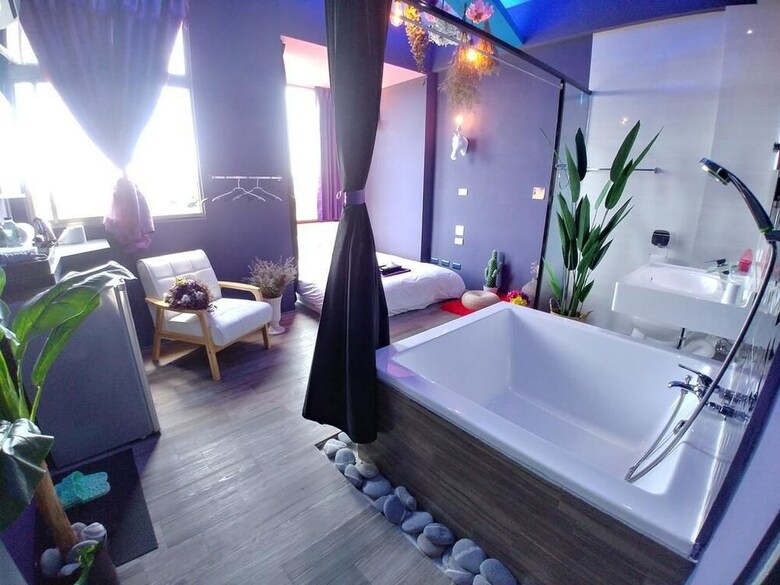 Fas Glass House B&B