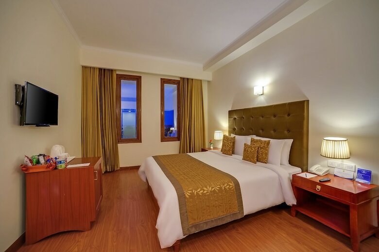 Hotel Royal Sarovar Portico