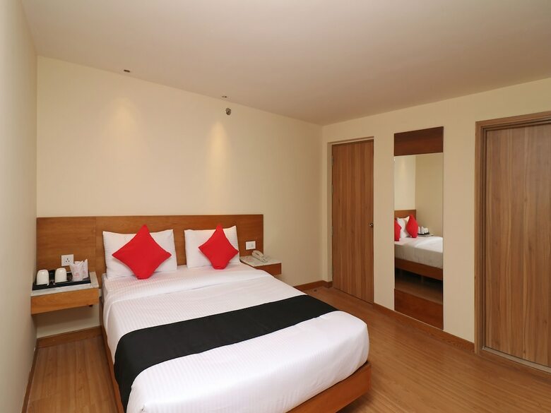 Hotel The Orion Plaza