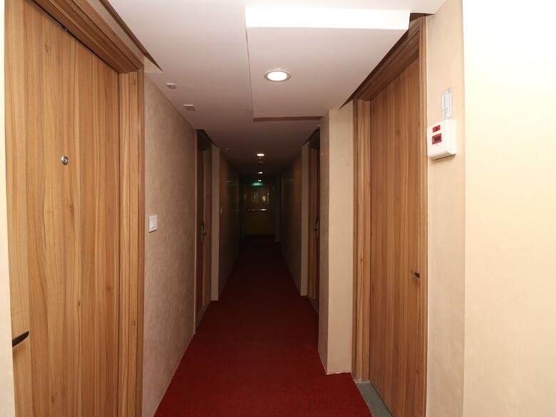 Hotel The Orion Plaza