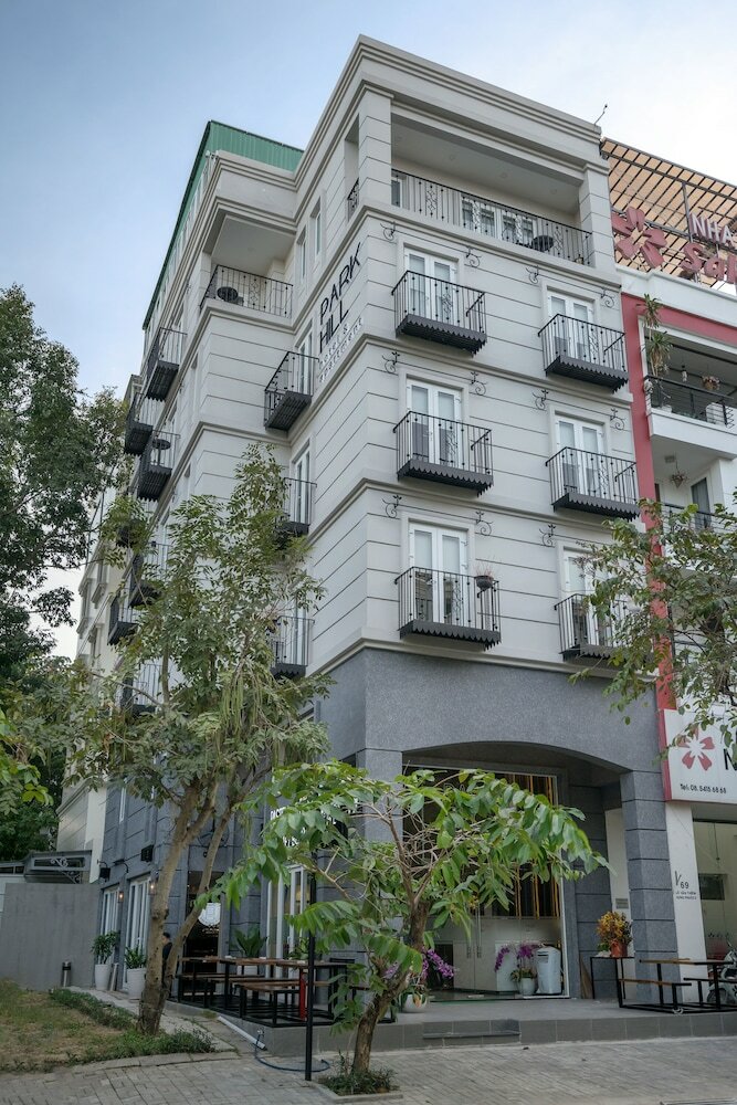 Parkhill Hotel & Apartment