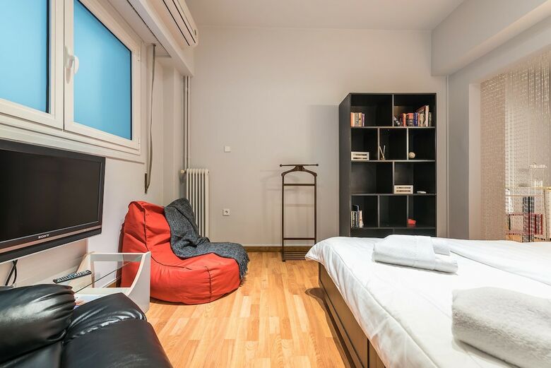 Cozy Athenian Apartment