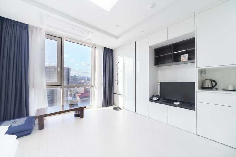 The Venezia Suite Hotel