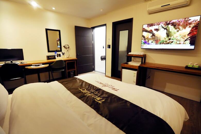 Two Heart Hotel