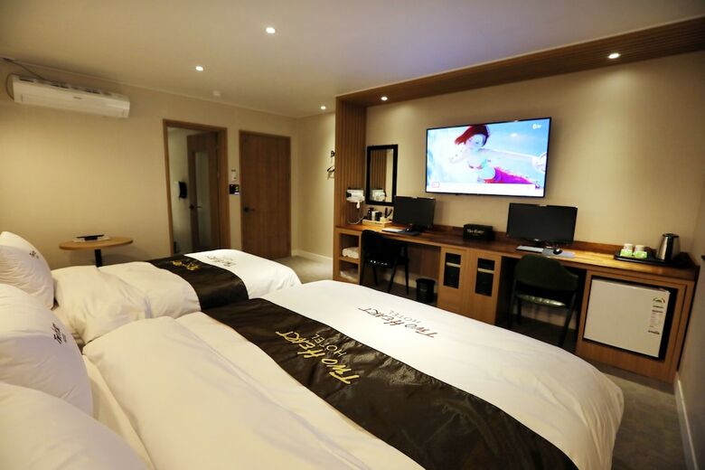 Two Heart Hotel