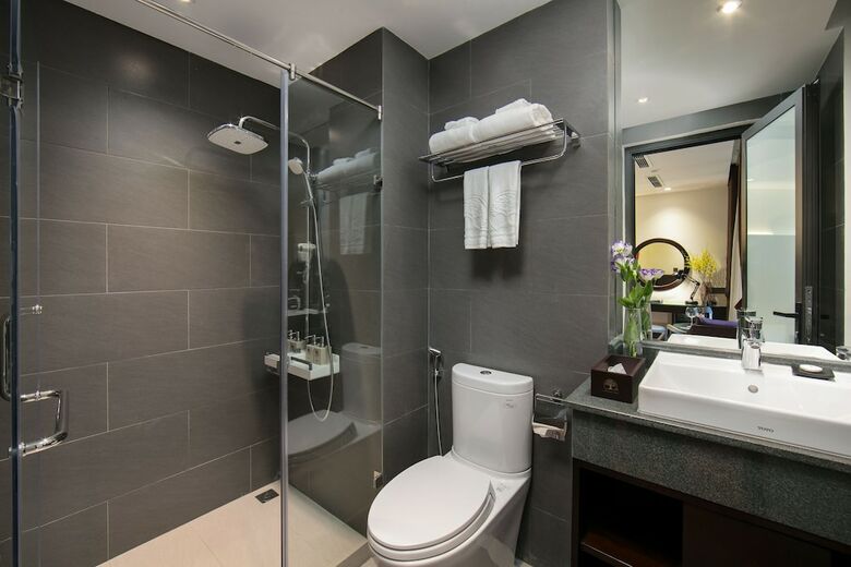Commencer Hotel