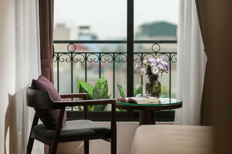 Commencer Hotel