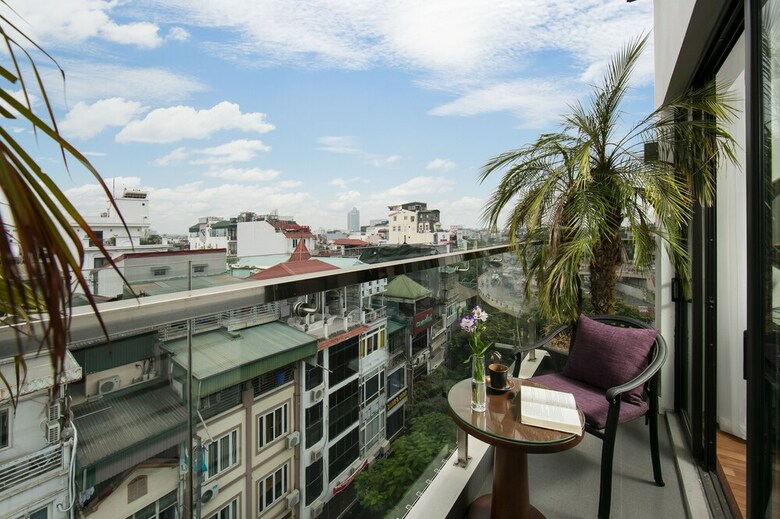 Commencer Hotel