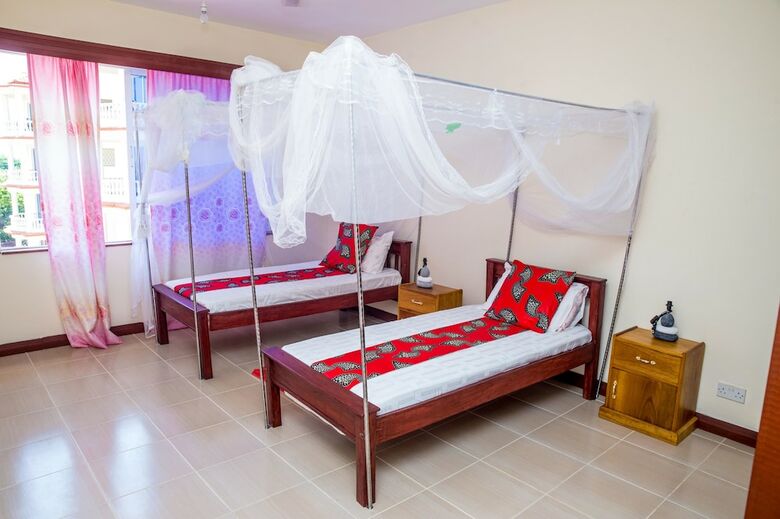 Apartamentos Safiri Kenya Home