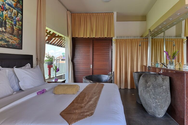 Villa Kayu Putih