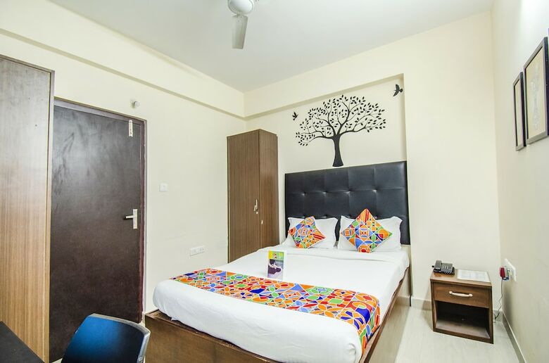 Hotel Fabexpress Namo Suites