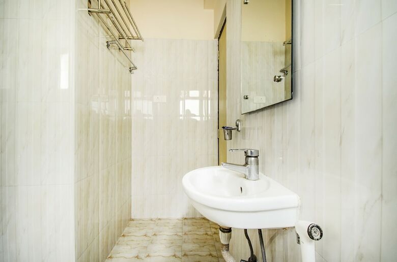 Hotel Fabexpress Namo Suites