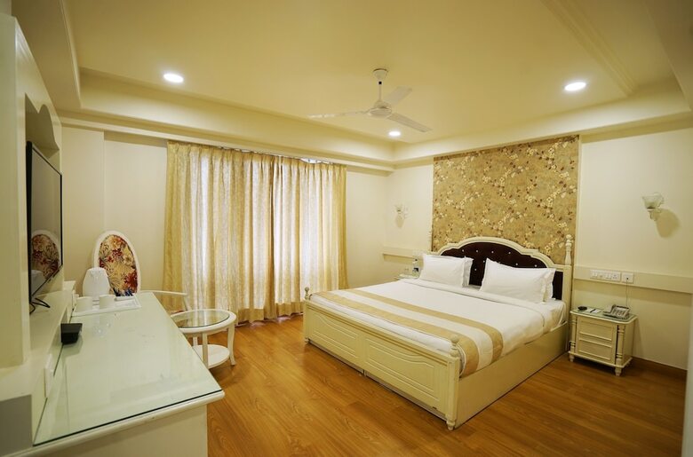 Hotel Cygnett Lite Grand, Jaipur