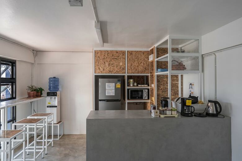 Hostal Baan Phuen Hostel And Rooftop
