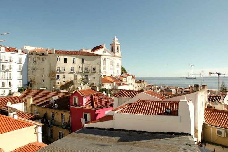 Best Terrace River View Alfama Apartment
