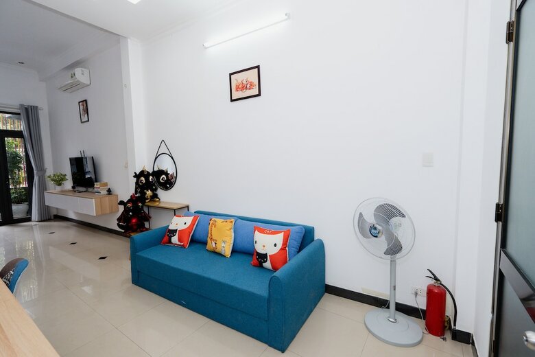 Hotel Shjmily House
