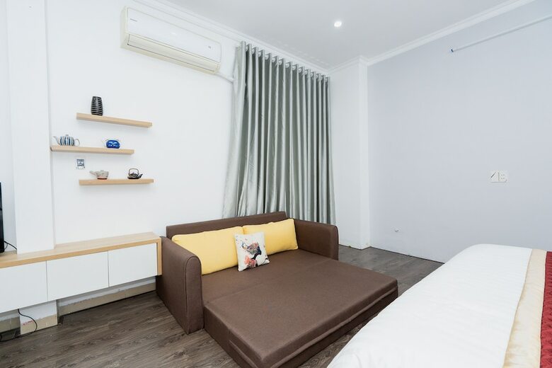 Hotel Shjmily House