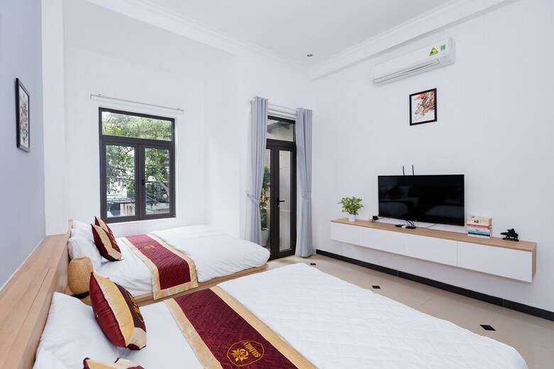 Hotel Shjmily House